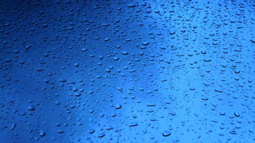 MICHAL-20160707-rain_drops_on_glass_199805