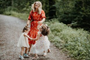 4 Ways to Make Yourself Emotionally Available to Your Children
